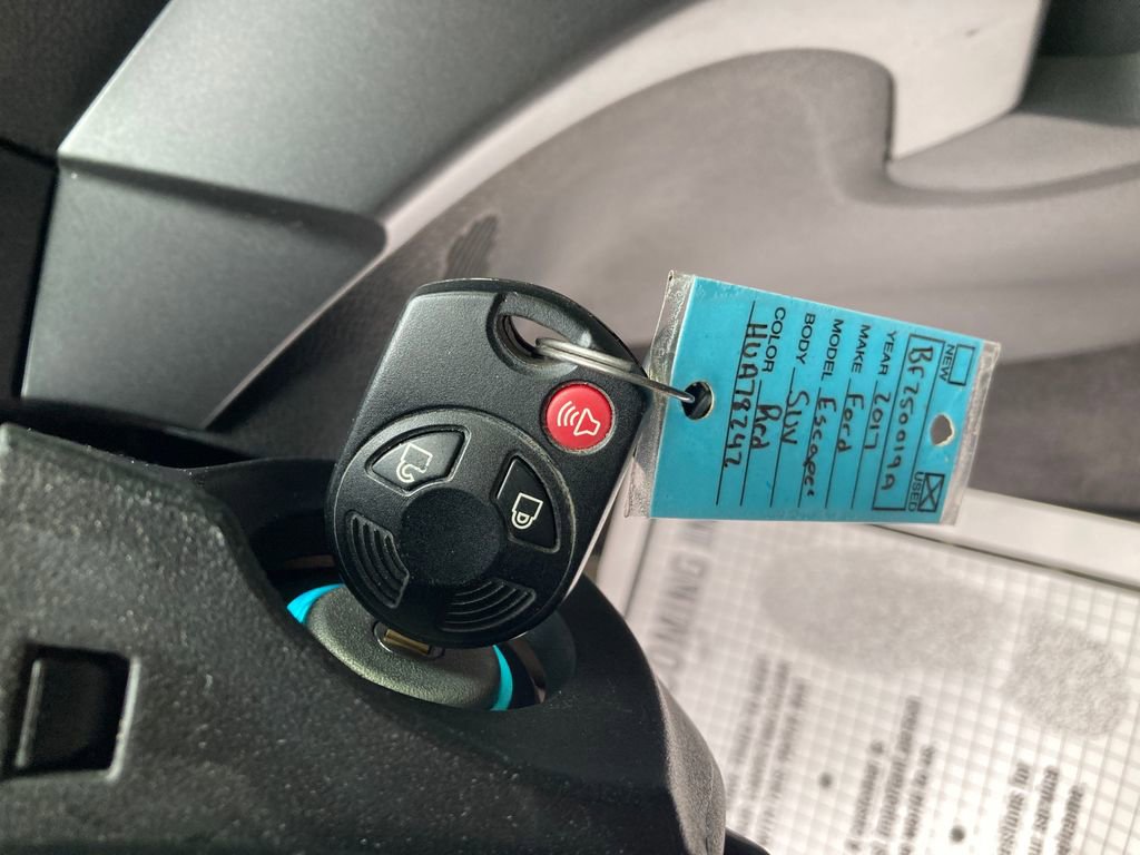 Used 2017 Ford Escape SE w/ SE Leather Comfort Package image 38