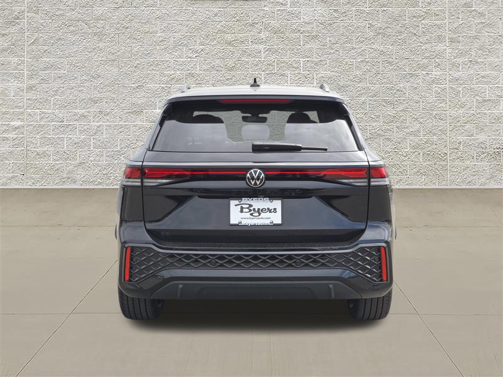 New 2026 Volkswagen Tiguan SE R-Line FWD image 6