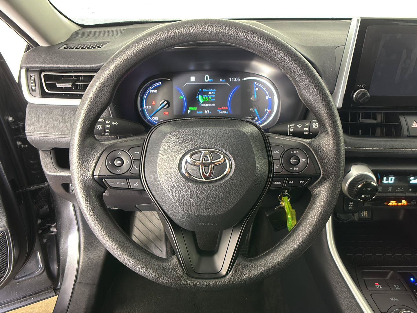 Used 2025 Toyota RAV4 LE AWD/4WD image 36