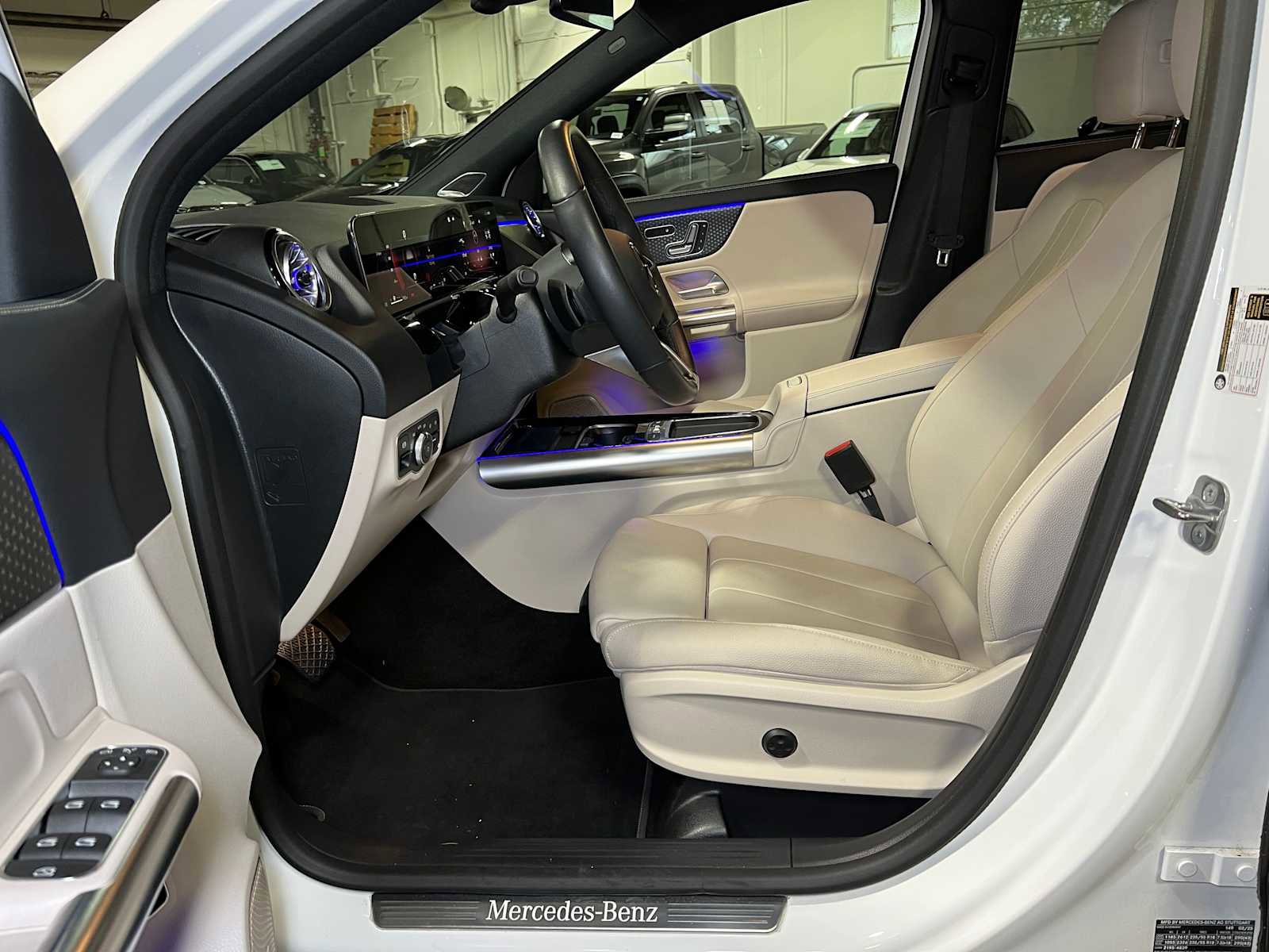 Used 2025 Mercedes-Benz GLA 250 4MATIC image 24