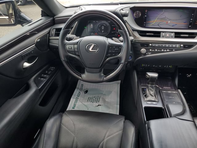 Used 2021 Lexus ES 300h Ultra Luxury w/ Accessory Package FWD image 15