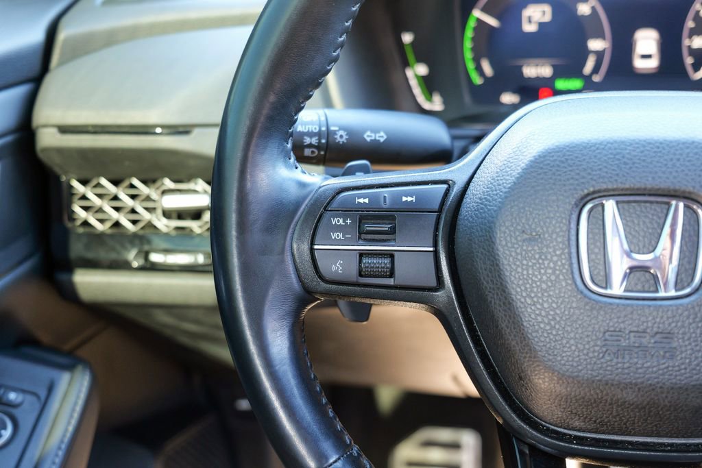 Used 2023 Honda Accord Sport image 40