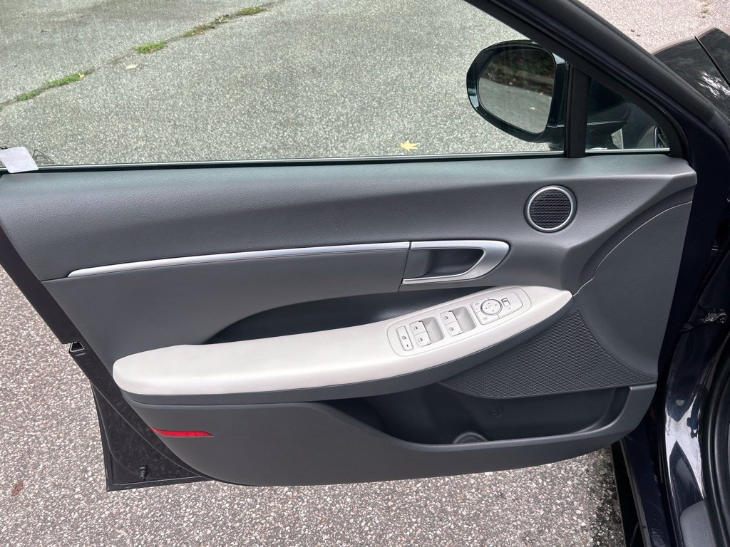 Used 2025 Hyundai Sonata SEL FWD image 13