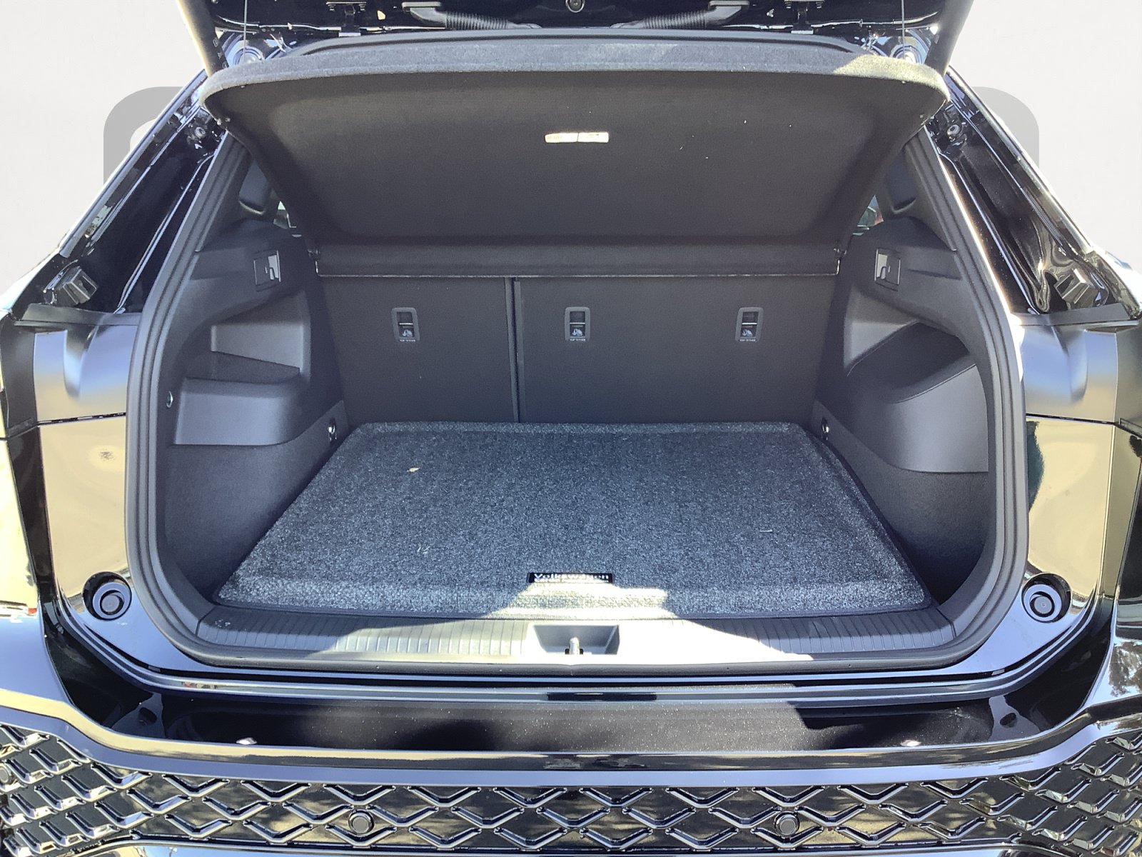 New 2026 Volkswagen Tiguan SEL R-Line AWD/4WD image 10