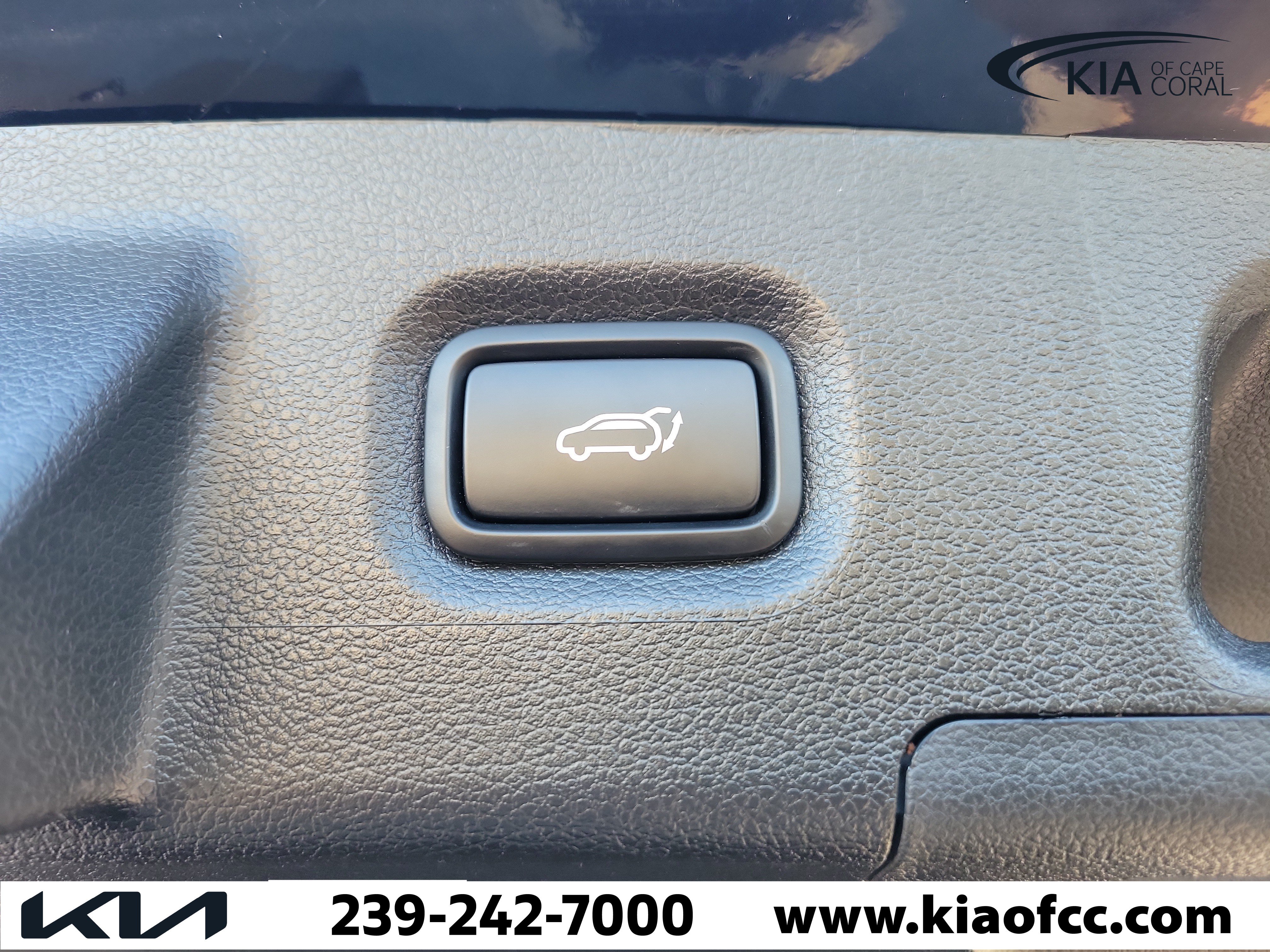 Used 2023 Hyundai Santa Fe SEL FWD image 12