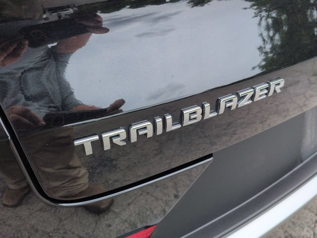Used 2023 Chevrolet TrailBlazer LT FWD image 33