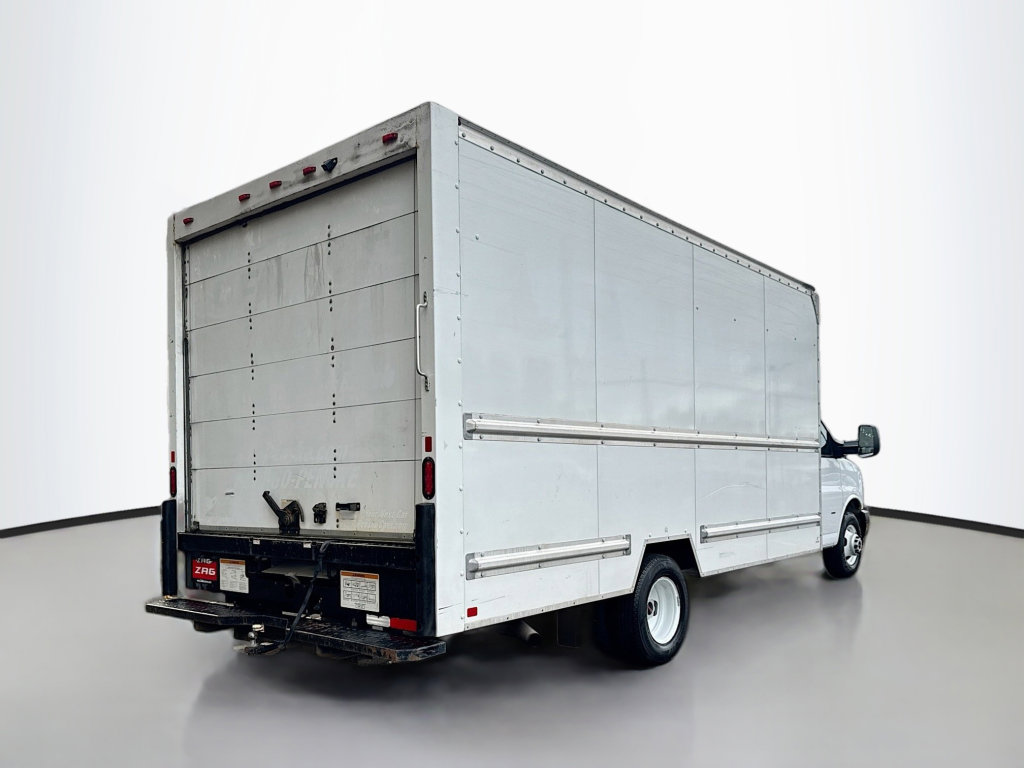 Used 2019 GMC Savana 3500 Extended w/ Driver Convenience Package image 6