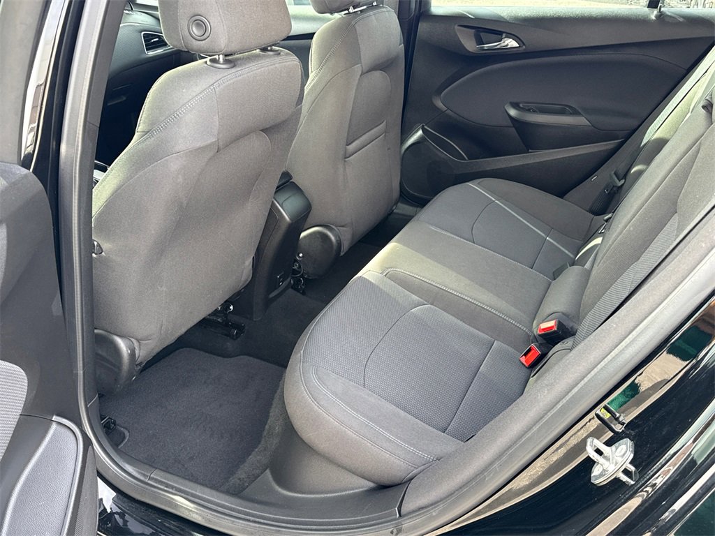 Used 2018 Chevrolet Cruze LT w/ Convenience Package image 20