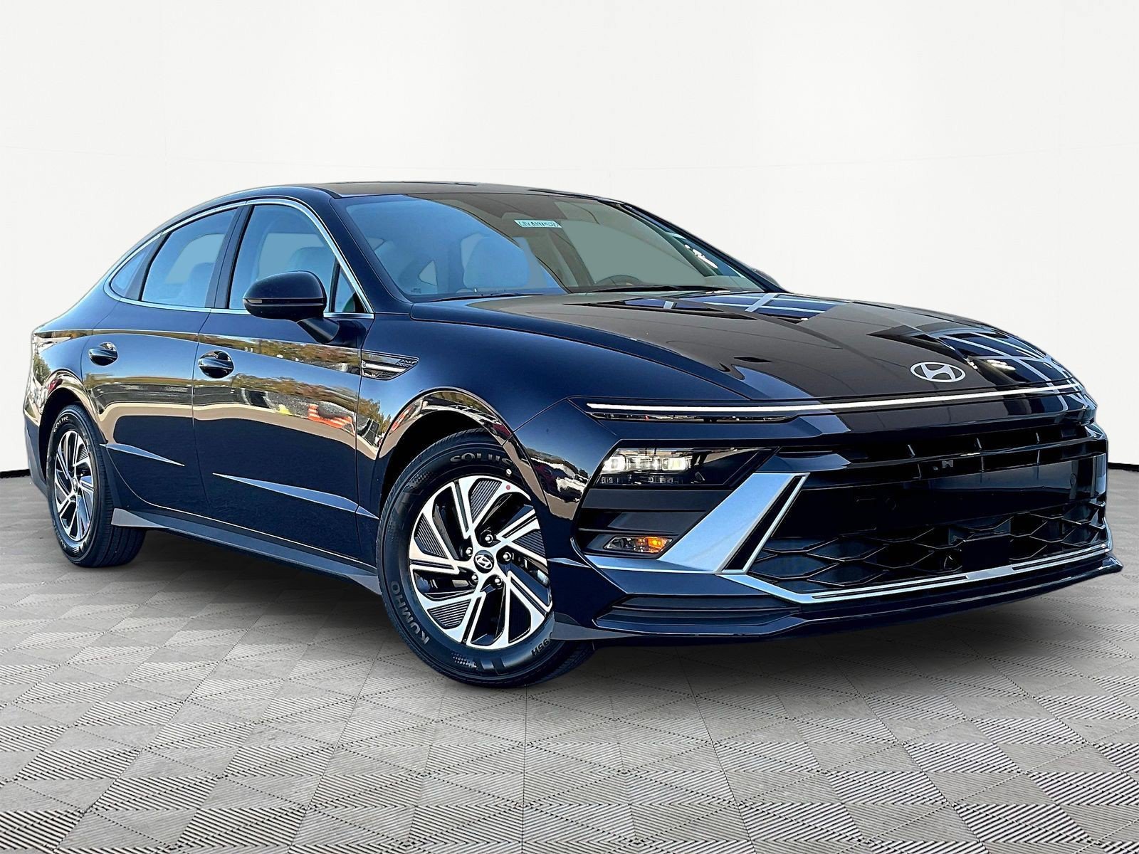New 2027 Hyundai Sonata Blue FWD image 2