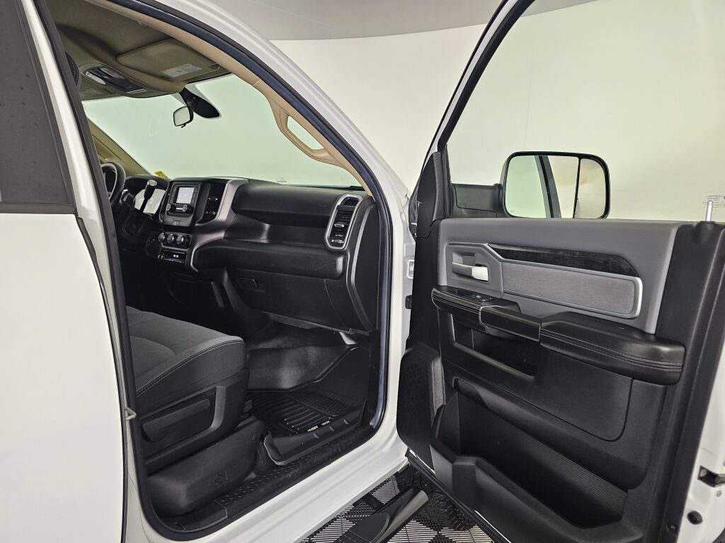 Used 2019 RAM 3500 Big Horn w/ Protection Group AWD/4WD image 35