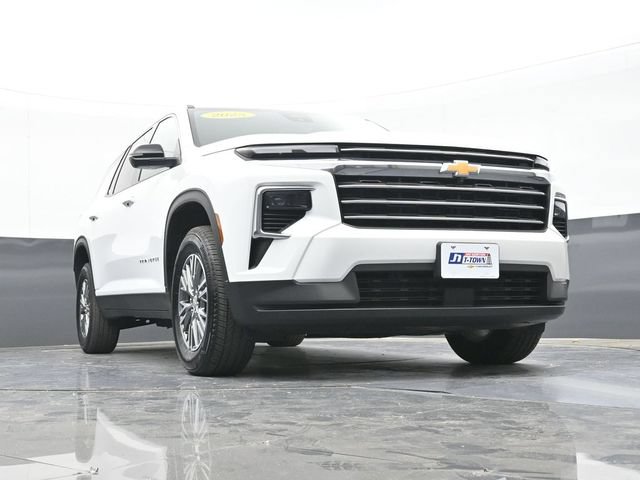 Used 2025 Chevrolet Traverse LT w/ Driver Confidence Package AWD/4WD image 55