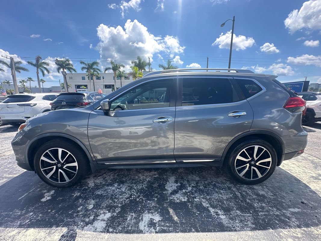 Used 2017 Nissan Rogue SL w/ SL Premium Package FWD image 8