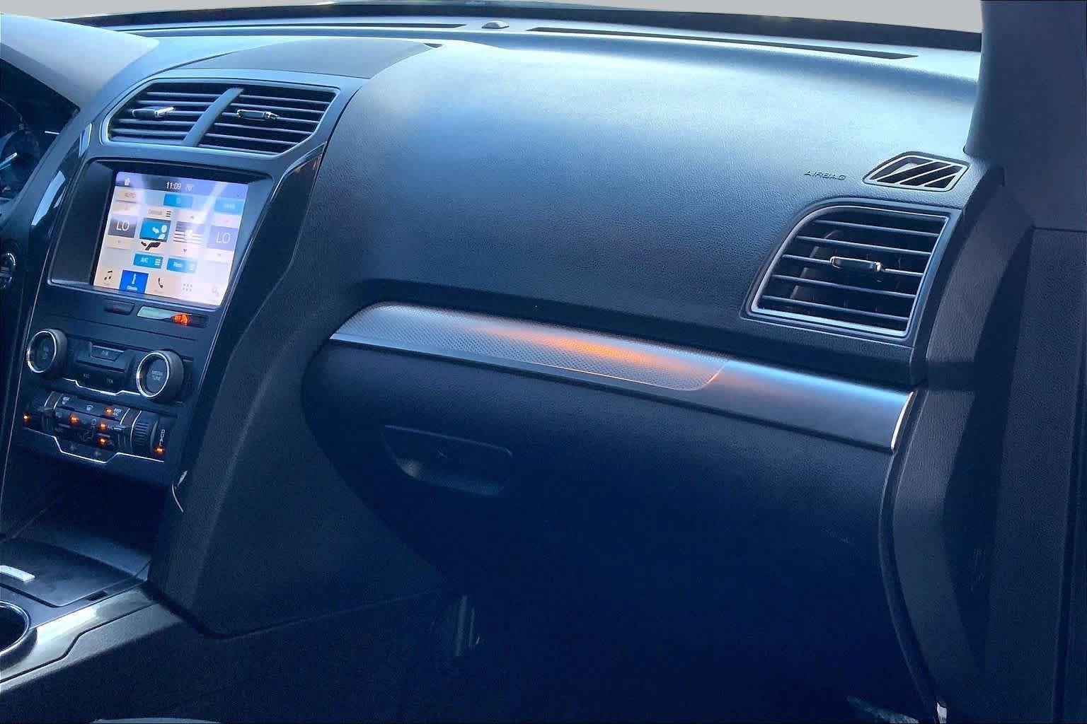 Used 2019 Ford Explorer XLT w/ Equipment Group 201A FWD image 18