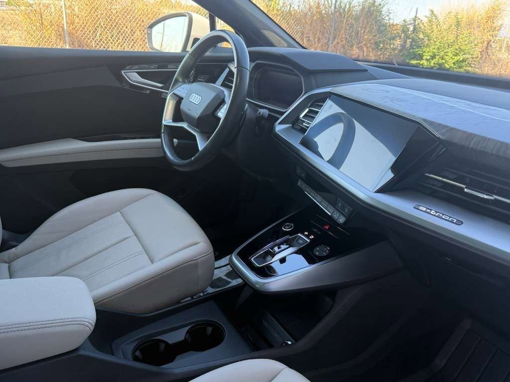 Used 2024 Audi Q4 e-tron Premium w/ Convenience Package image 39