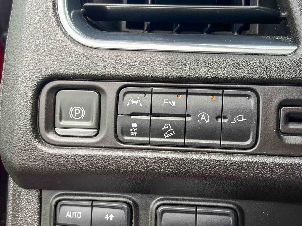 Used 2022 GMC Yukon XL AT4 image 50