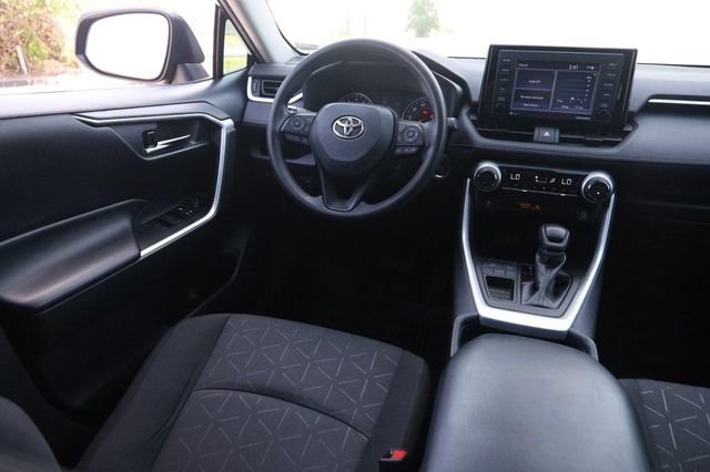Used 2021 Toyota RAV4 XLE w/ Convenience Package FWD image 24