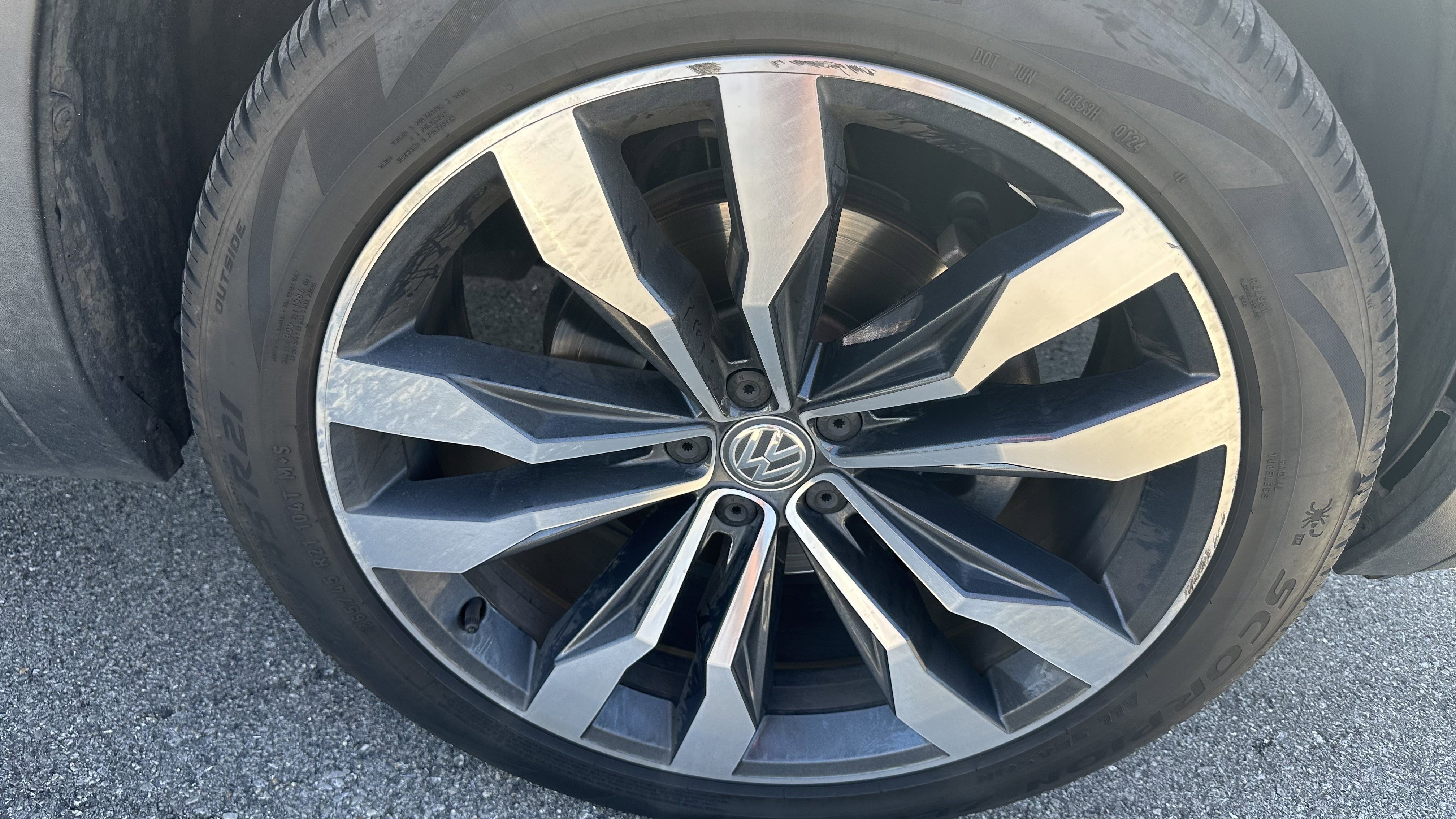 Used 2019 Volkswagen Atlas SEL Premium image 15