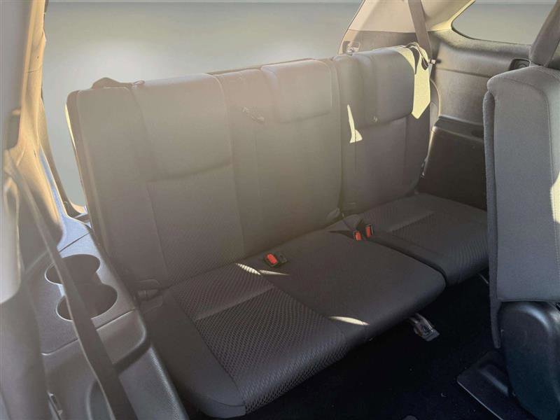 Used 2018 Toyota Highlander LE image 25