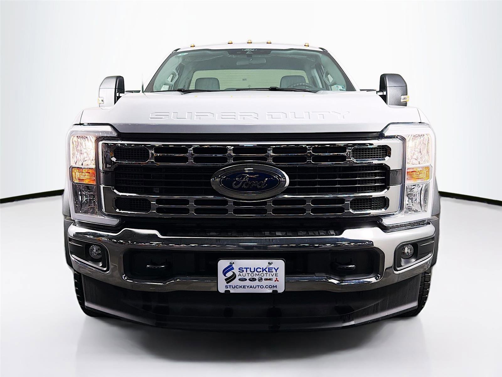 New 2026 Ford F550 4x4 Regular Cab Super Duty w/ XLT Value Package image 2