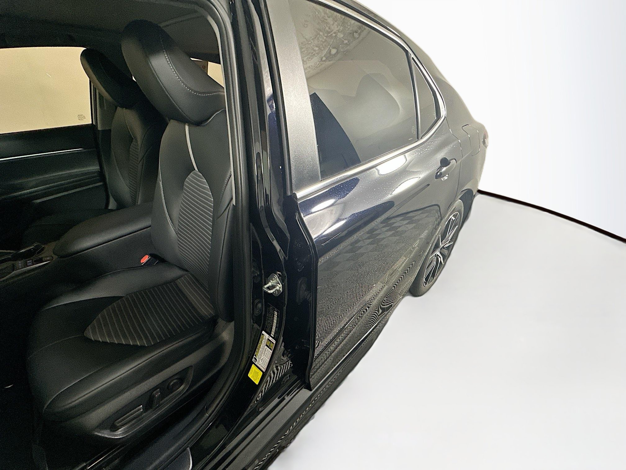 Used 2023 Toyota Camry SE w/ Audio Upgrade Package FWD image 12