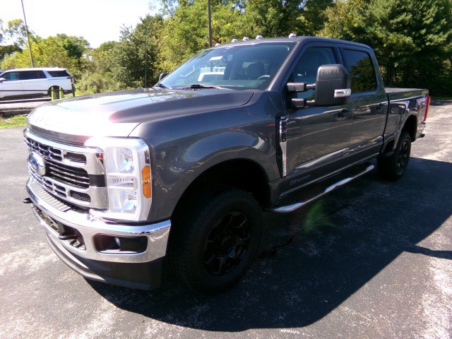 Used 2023 Ford F250 XLT w/ FX4 Off-Road Package AWD/4WD image 5