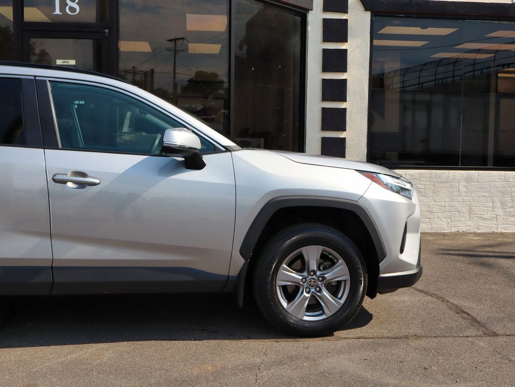Used 2022 Toyota RAV4 XLE w/ Convenience Package AWD/4WD image 11