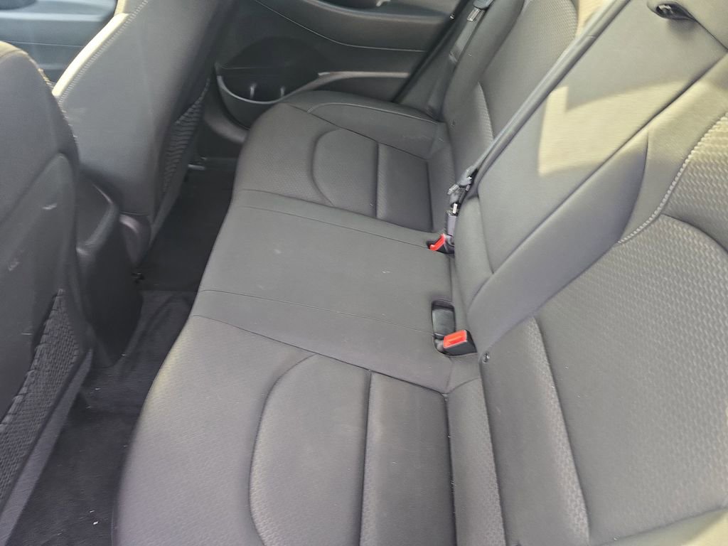 Used 2018 Hyundai Elantra GT image 12