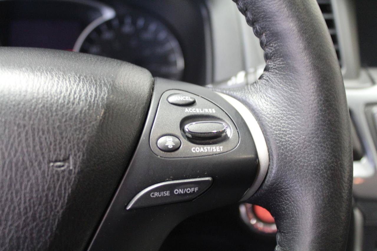 Used 2020 Nissan Pathfinder SL AWD/4WD image 10
