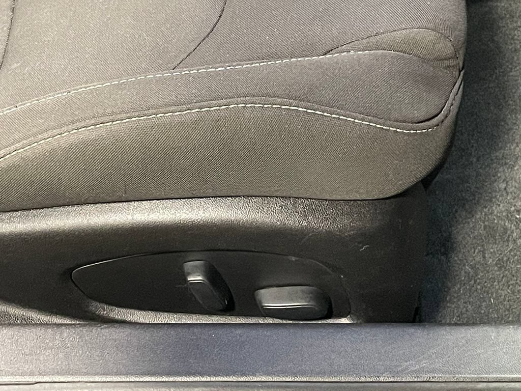 Used 2019 Chevrolet Camaro LT RWD image 48