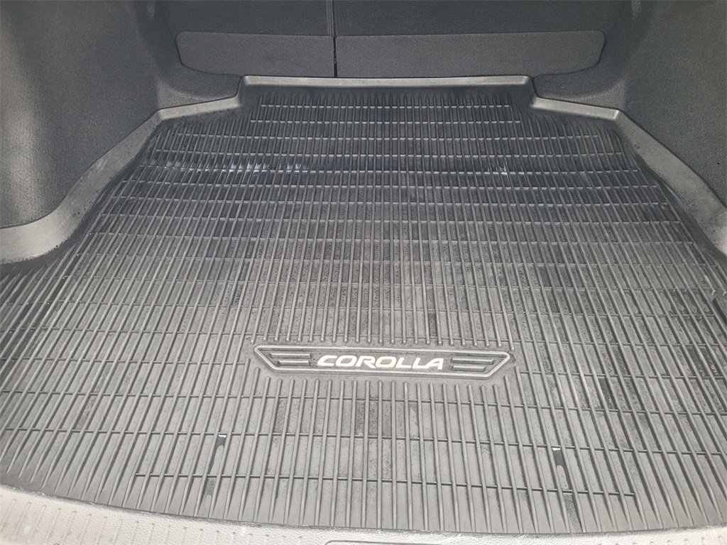 Used 2021 Toyota Corolla LE image 8