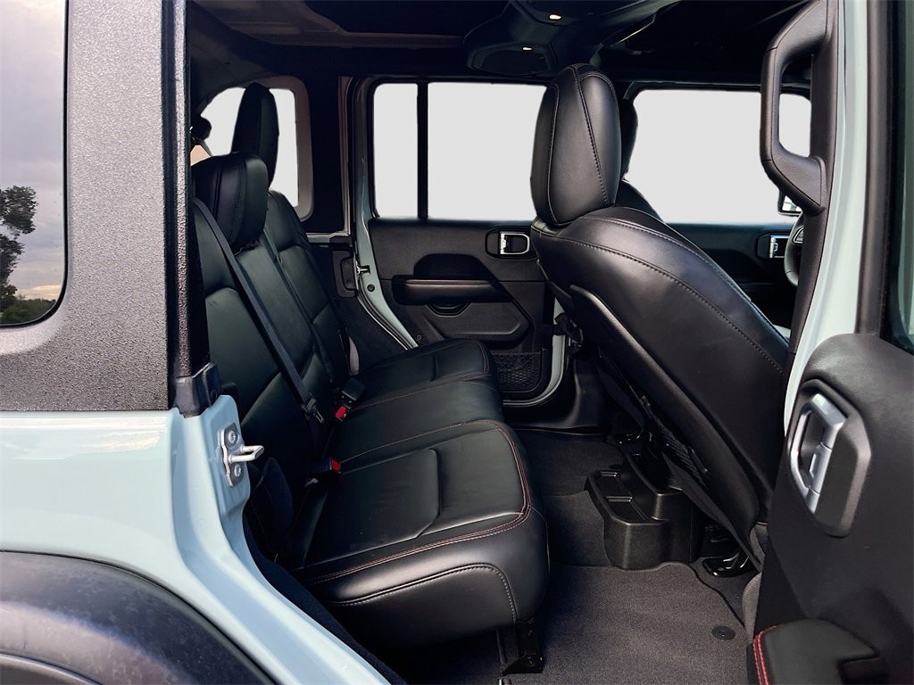 Used 2024 Jeep Wrangler Unlimited Rubicon w/ Technology Group image 28