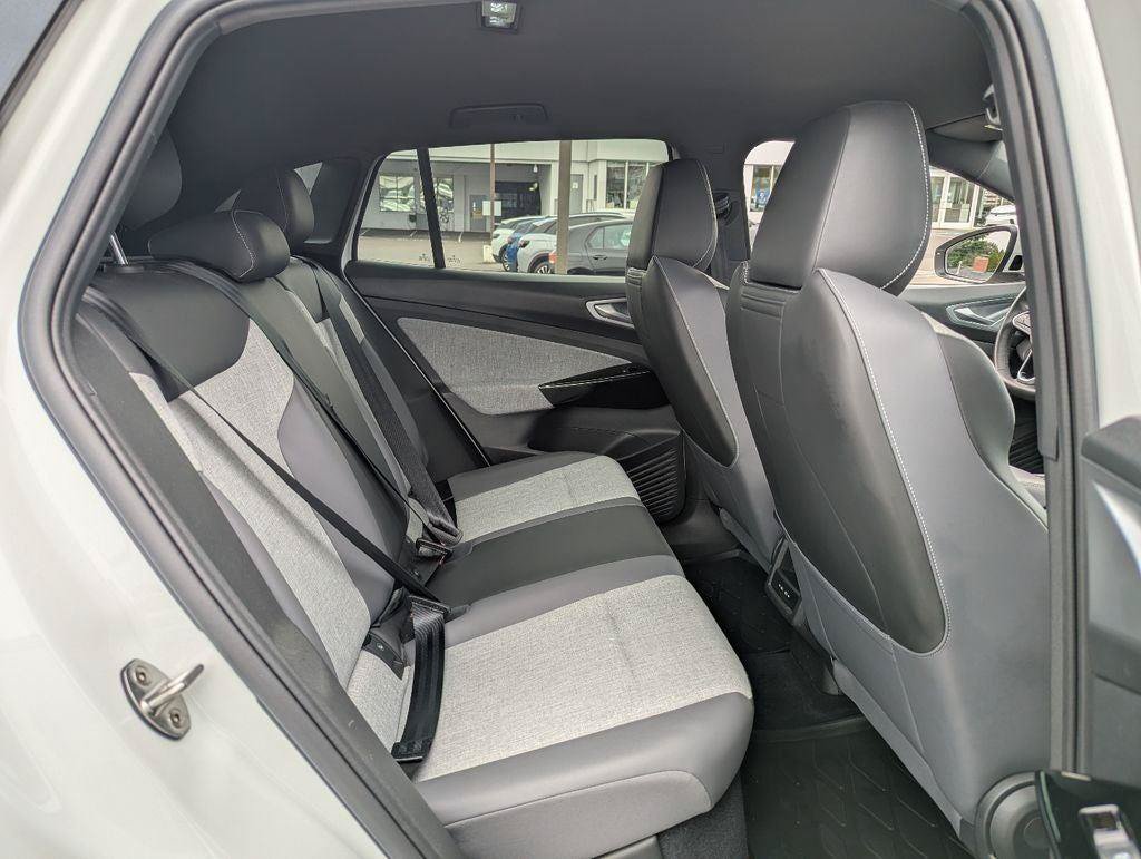 Used 2023 Volkswagen ID.4 Pro AWD/4WD image 31