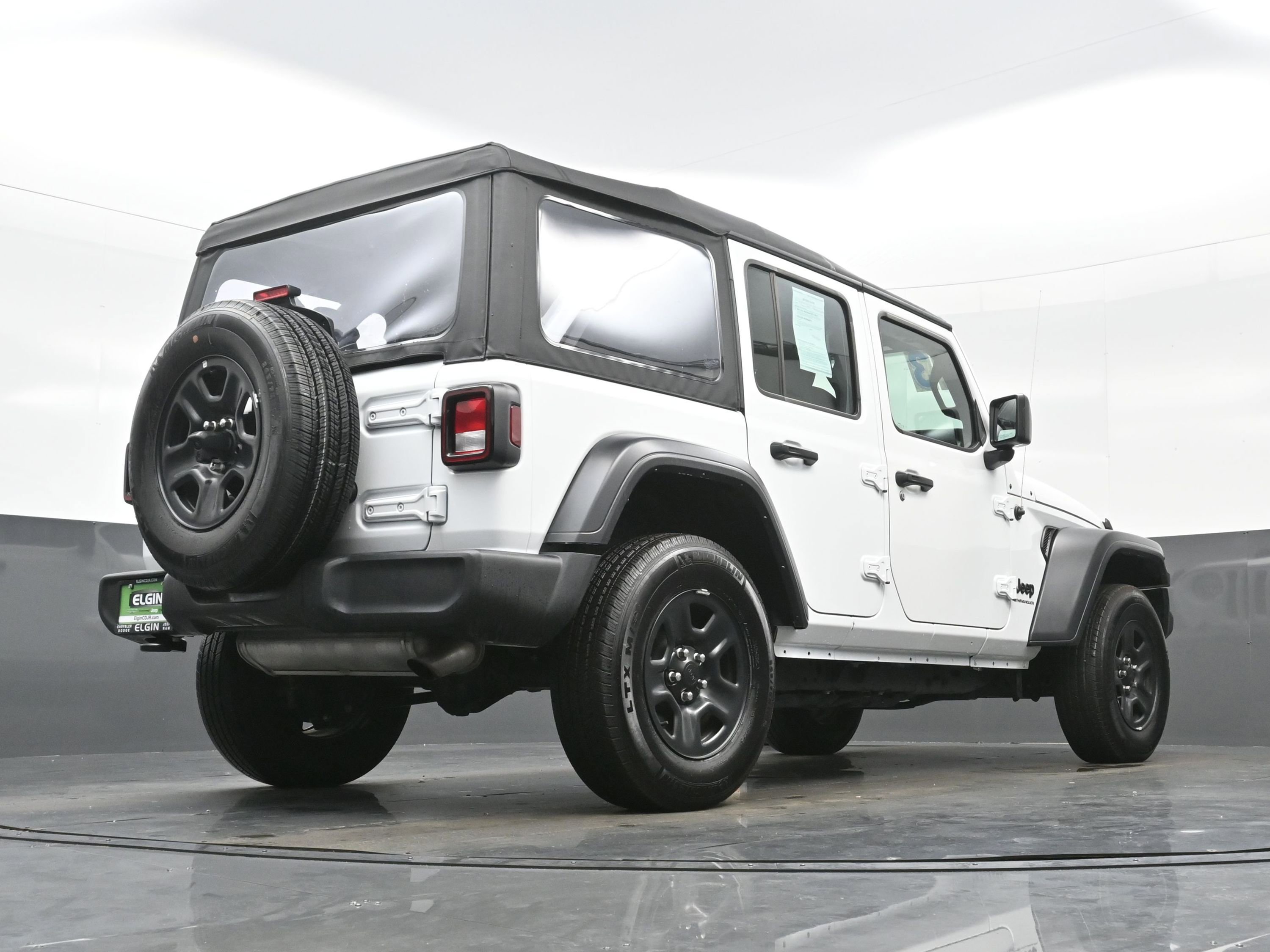 Used 2023 Jeep Wrangler Sport image 40