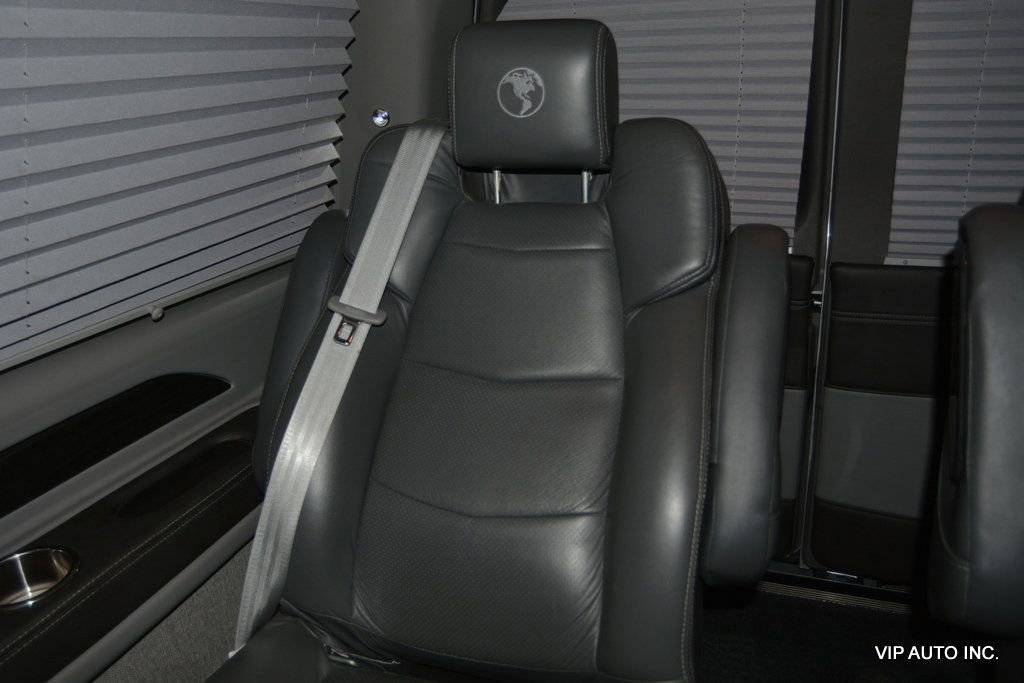 Used 2020 GMC Savana 2500 Extended w/ Enhanced Convenience Package image 39