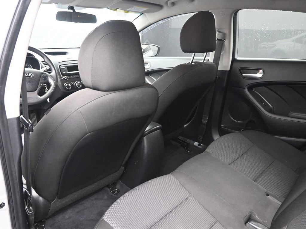 Used 2017 Kia Forte LX image 19