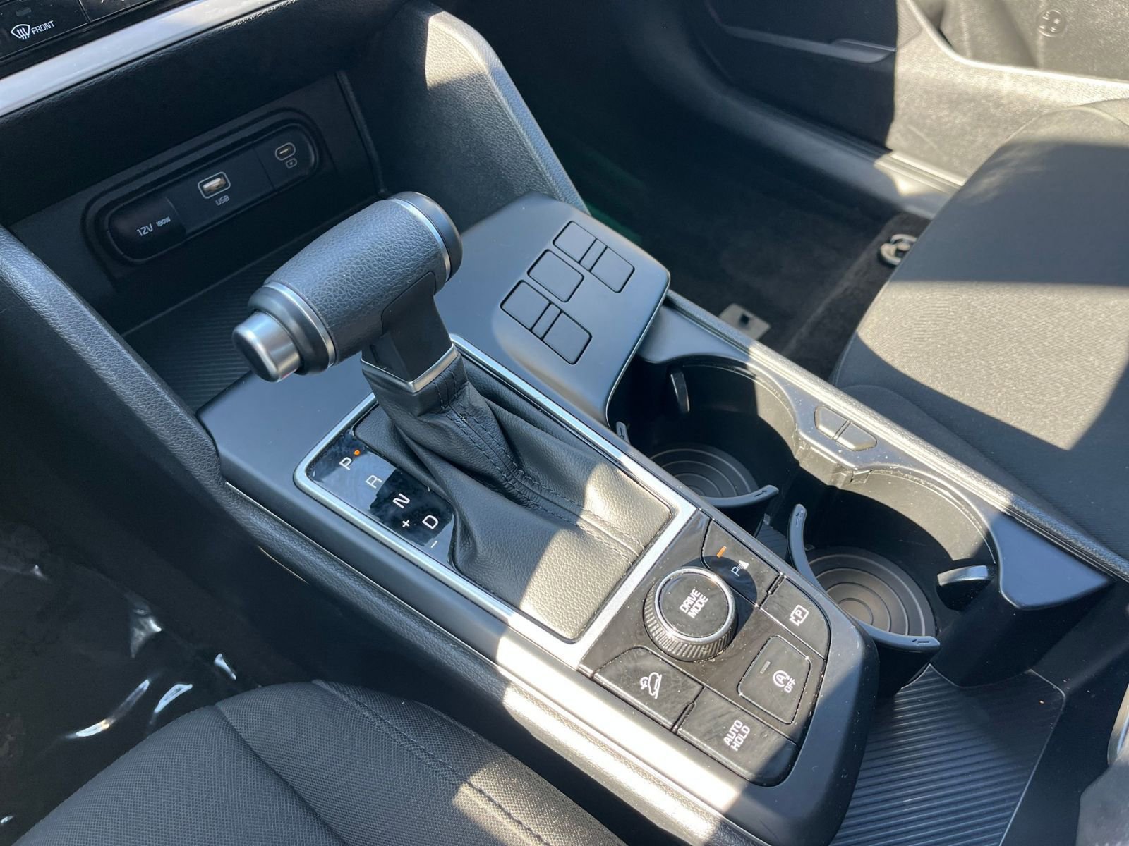 Used 2025 Kia Sportage LX image 40