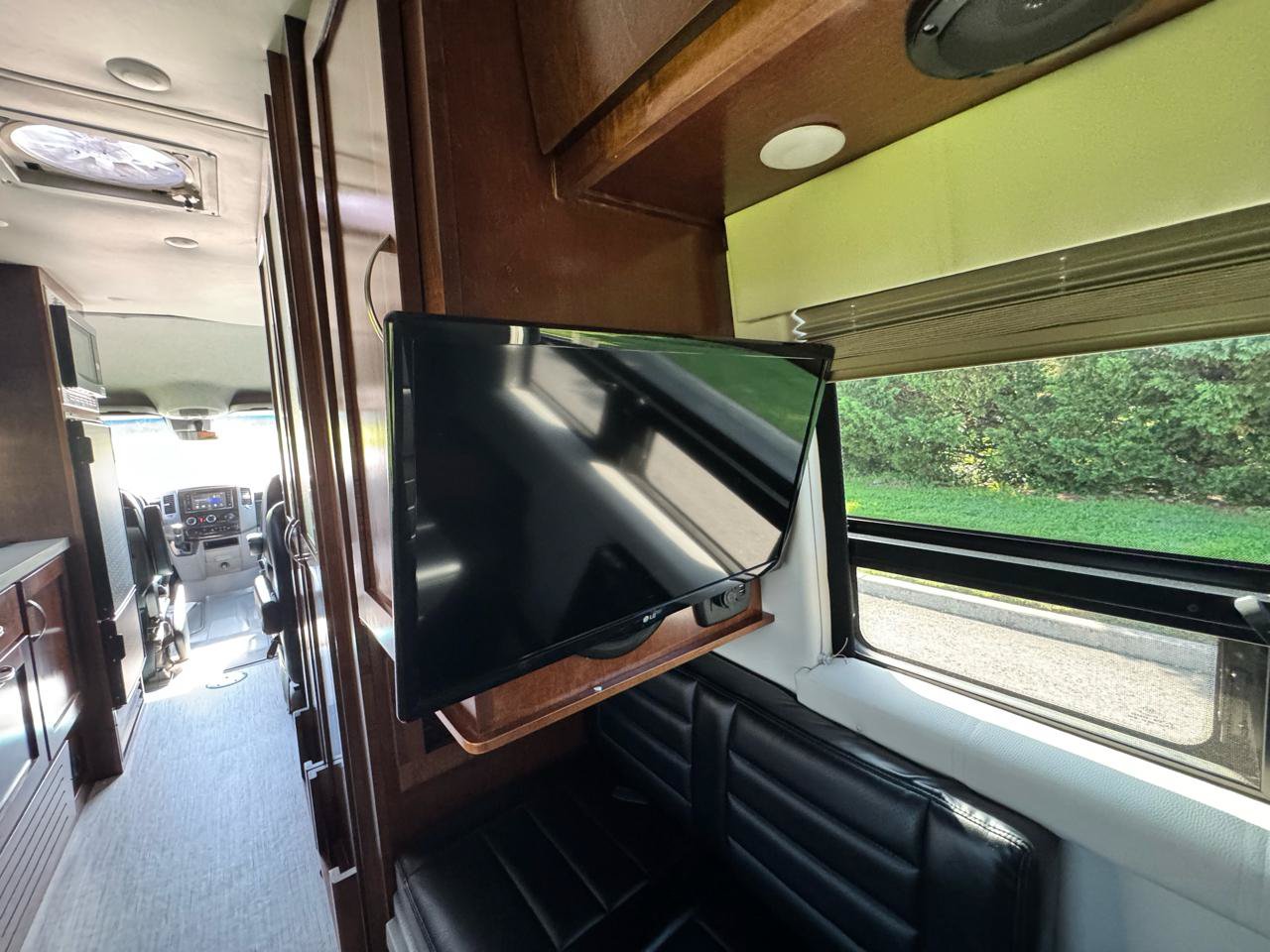 Used 2017 Mercedes-Benz Sprinter 3500 image 32