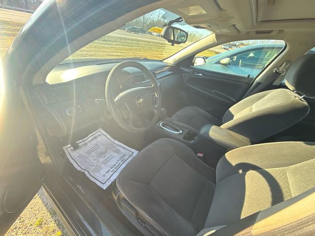 Used 2015 Chevrolet Impala LT w/ LT Sunroof Package FWD image 7