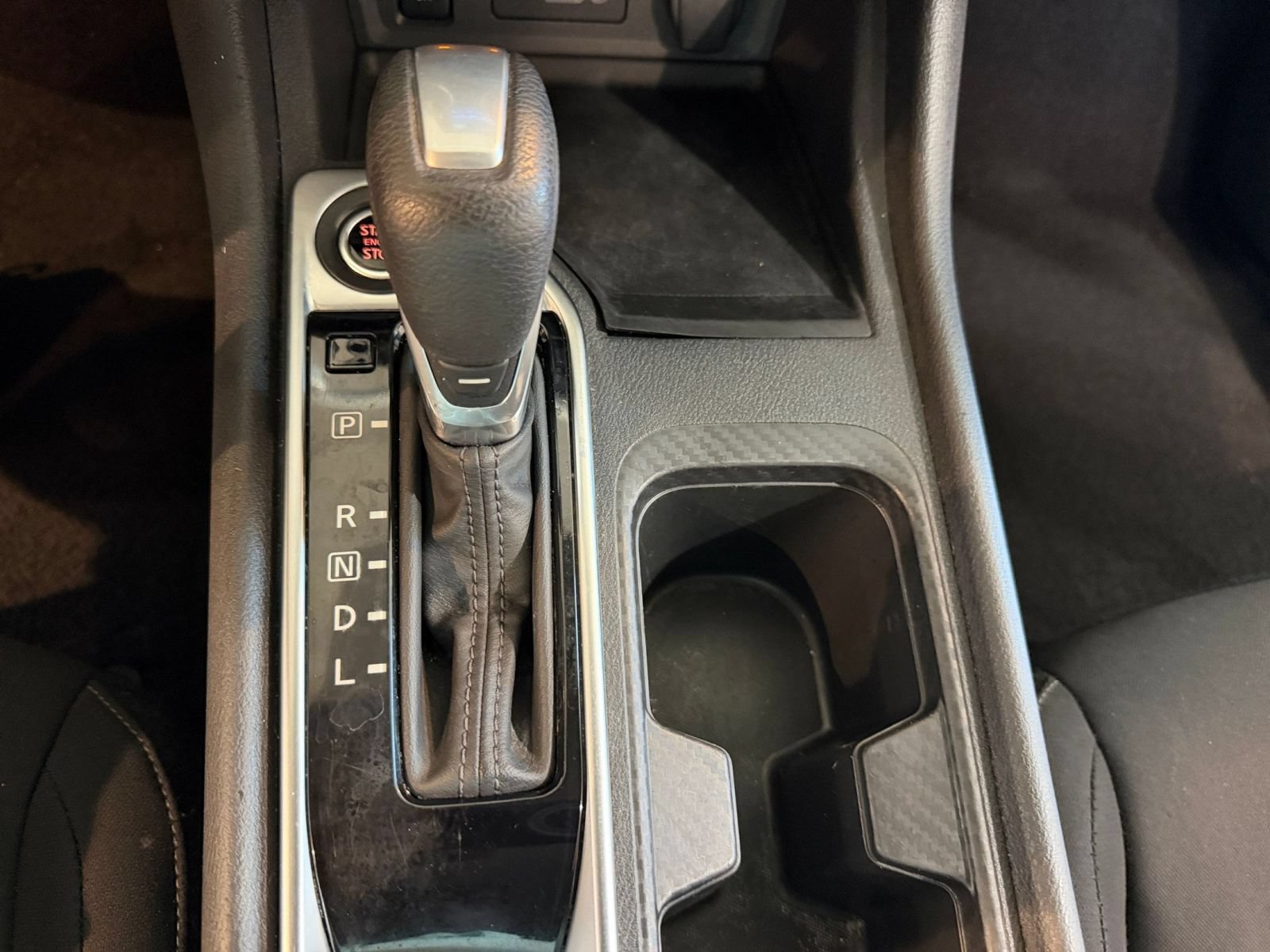 Used 2025 Nissan Sentra SV FWD image 40