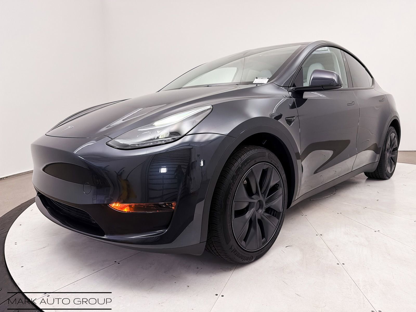 Used 2024 Tesla Model Y Long Range image 11