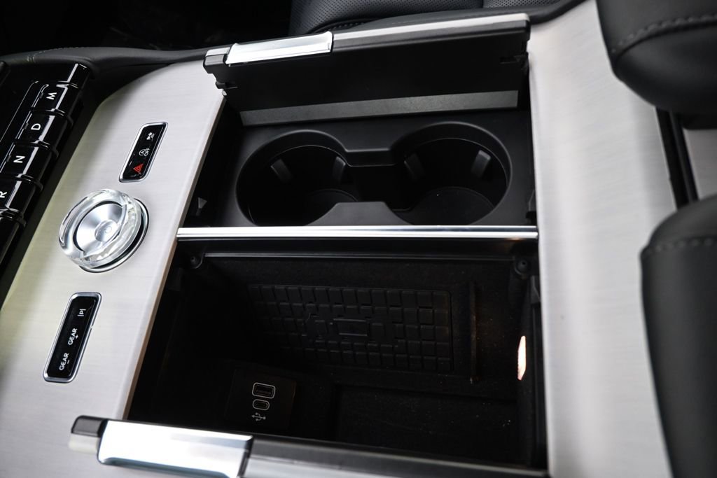 New 2026 Lincoln Navigator Reserve w/ Jet Appearance Package image 31