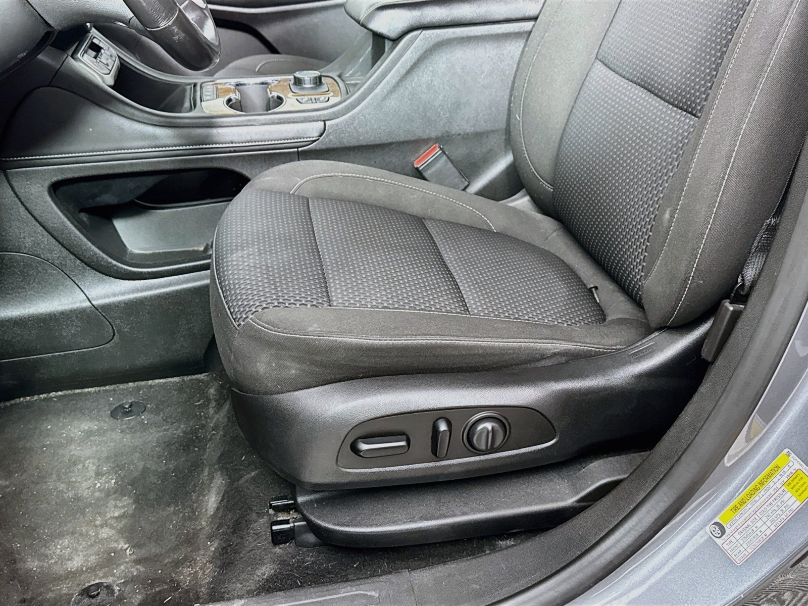 Used 2020 GMC Acadia SLE w/ Driver Convenience Package AWD/4WD image 18