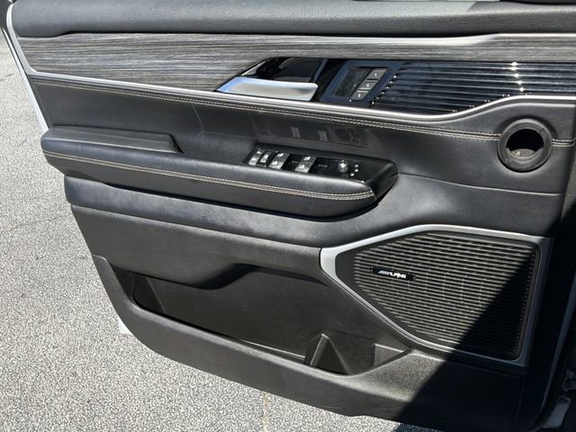 Used 2024 Jeep Wagoneer L Series II RWD image 14