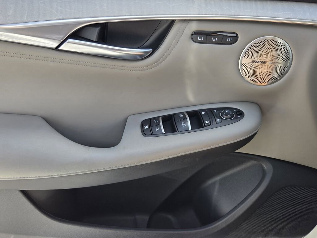 Used 2023 INFINITI QX50 Sensory image 22