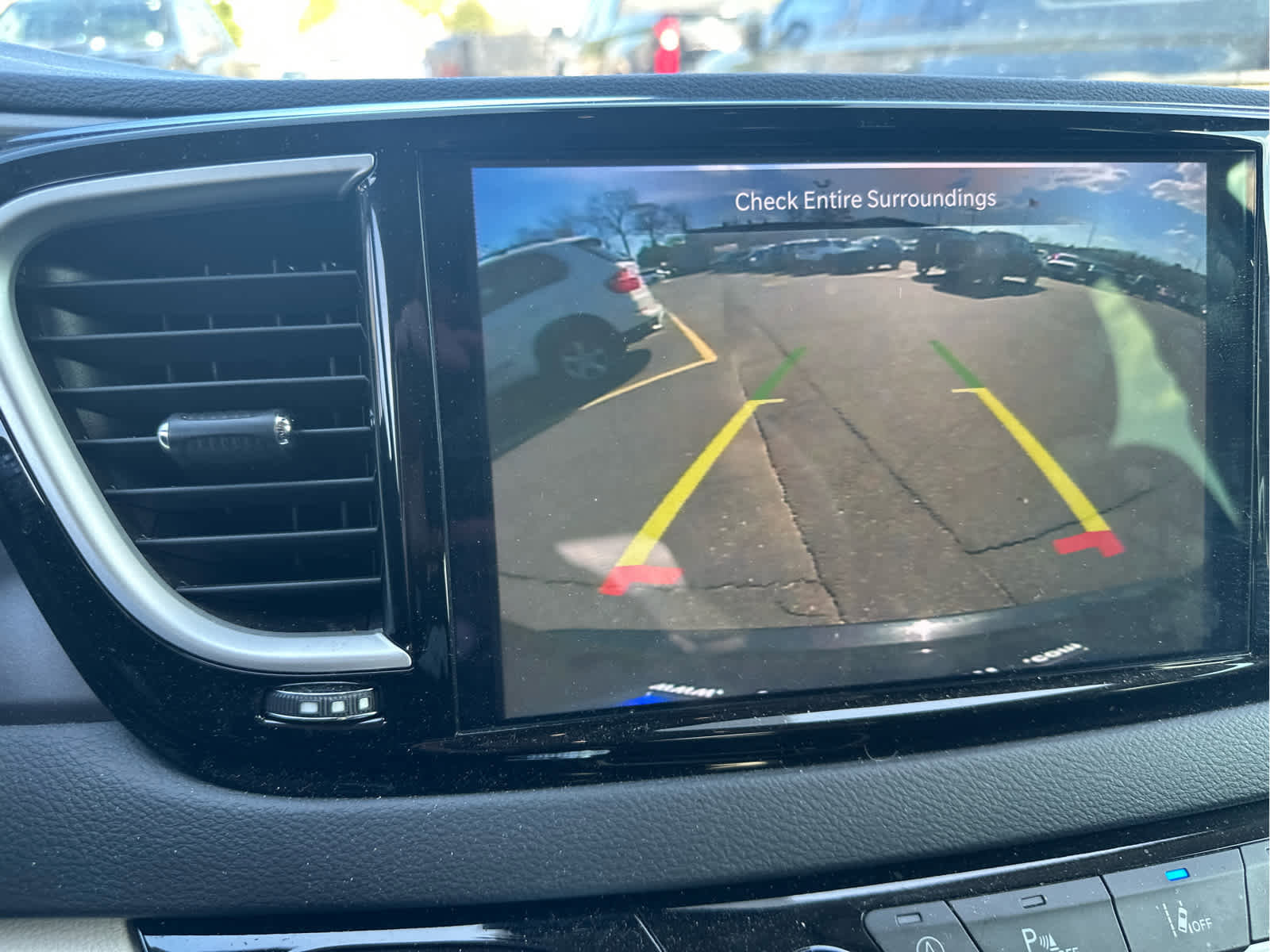 Used 2023 Chrysler Pacifica Touring-L image 9