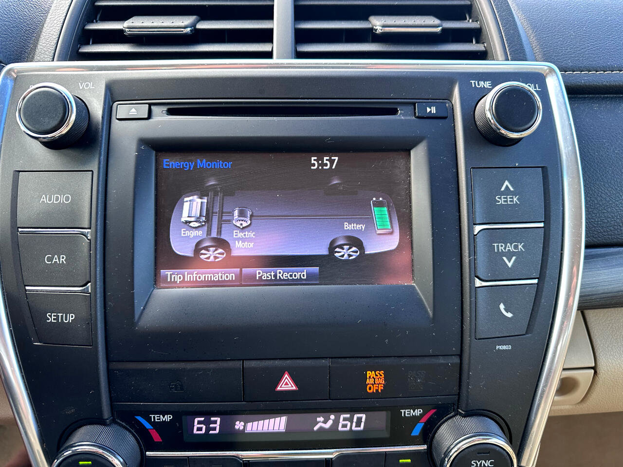 Used 2015 Toyota Camry LE image 21