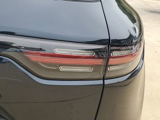 Used 2022 Porsche Cayenne Platinum Edition image 16