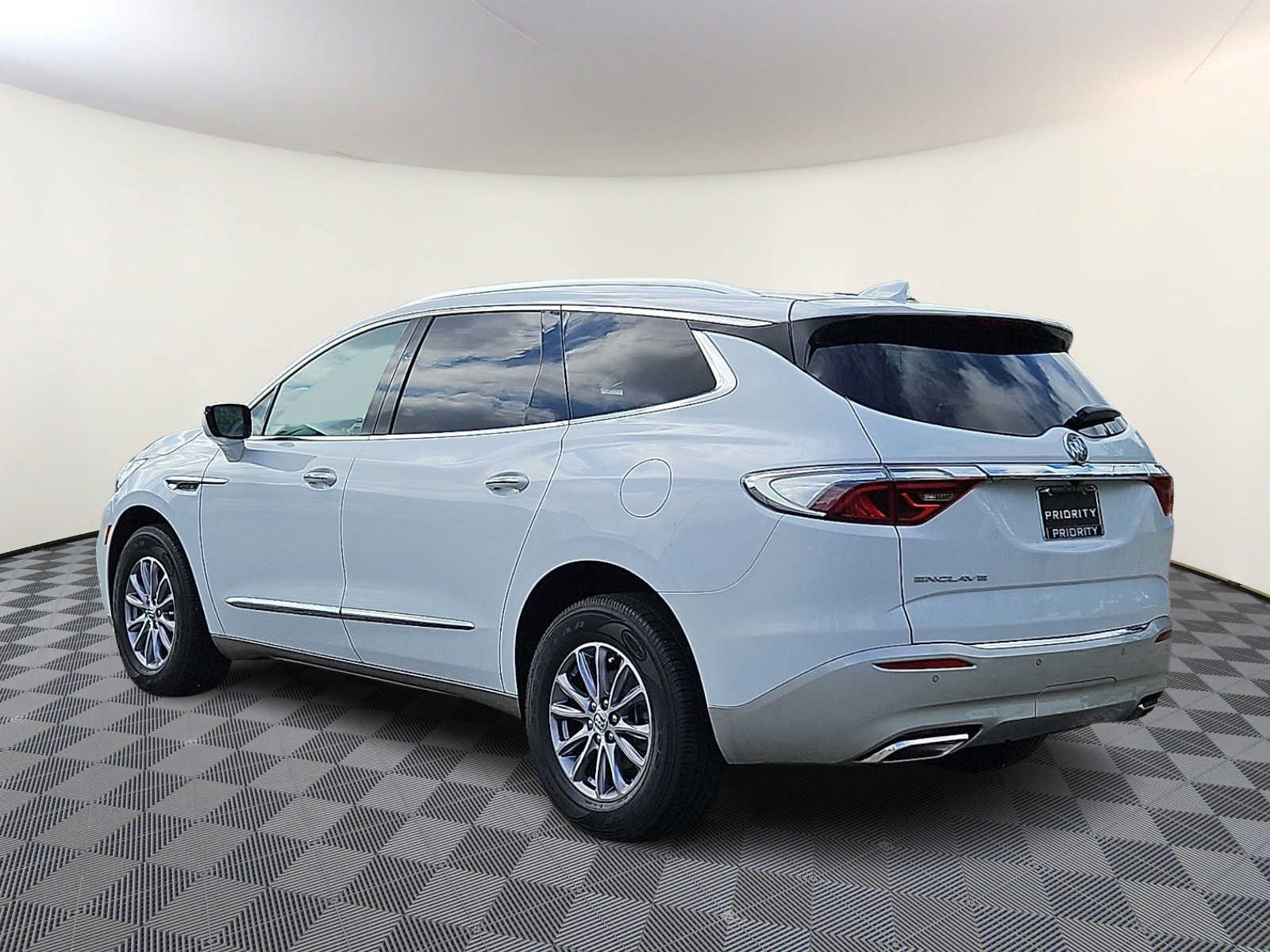 Used 2023 Buick Enclave Essence FWD image 6