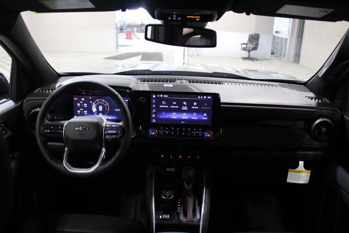 New 2026 Chevrolet Colorado Z71 w/ Technology Package AWD/4WD image 3