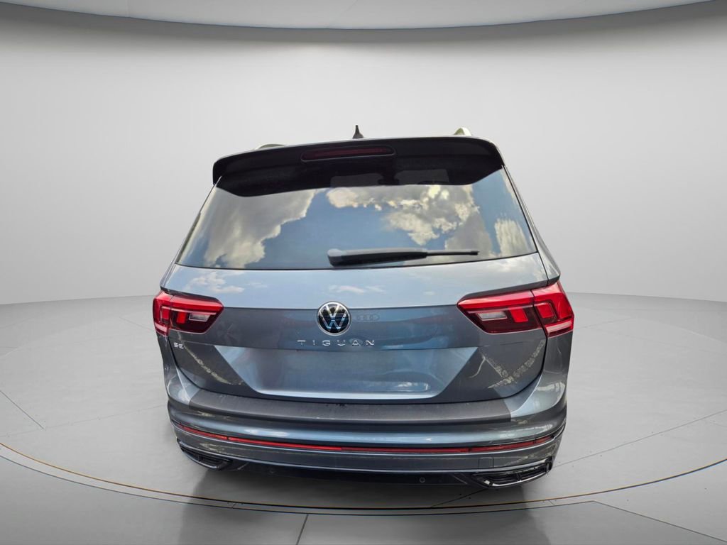 Used 2022 Volkswagen Tiguan SE R-Line FWD image 6